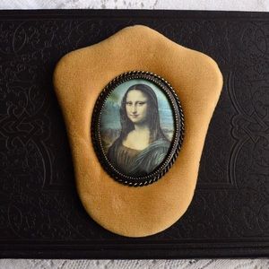 Vintage Soft Plush Yellow Cameo Mona Lisa Print